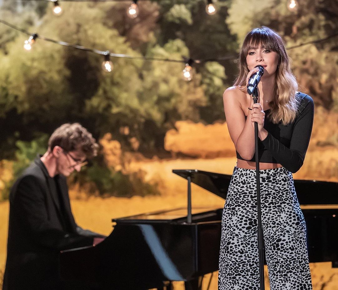 El 3 de enero en el programa de @MasterChef_es Junior Aitana dará una sorpresa a los pequeños e interpretará una versión a piano de “Con La Miel En Los Labios” a partir de las 22:10 en La1 de TVE.